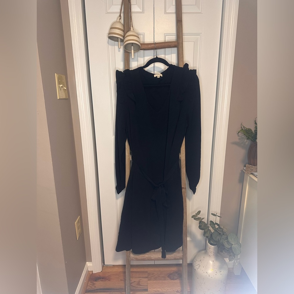 Chic Soul Black Long Sleeve Tie-Waist Dress